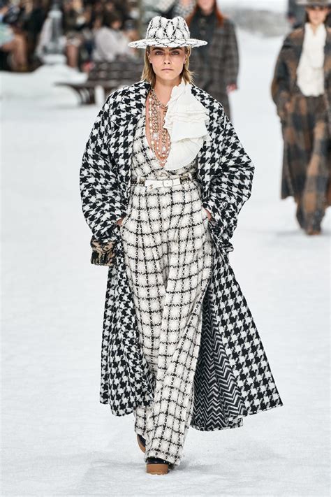 defile chanel 2019|Chanel runway collection.